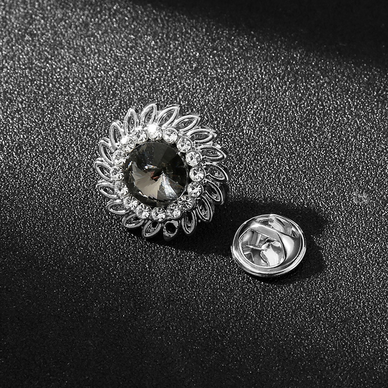 Cross-border Hot Selling Men's Suit Chest Brooch Fashion Full Diamond Crown Accessories Trendy Anti-light Small Brooch