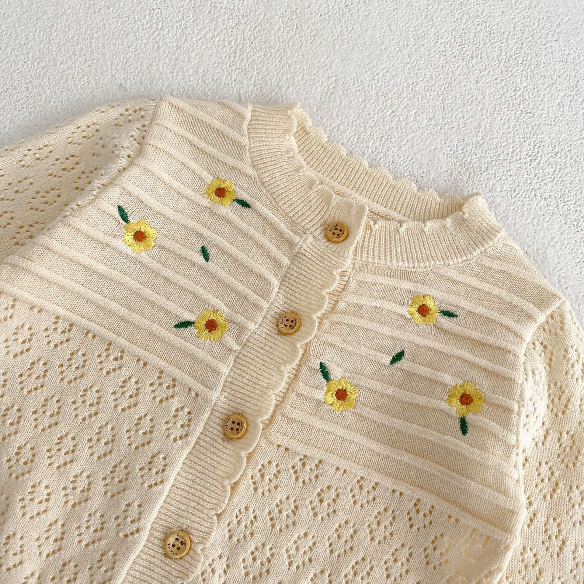 Spring and Summer 2023 New Flower Embroidered Hollow Long-sleeved Coat Sunscreen Air Conditioning Cardigan Long-sleeved Knitted Coat
