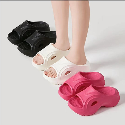 2024 non-slip sandals women's summer outdoor wear new slip-on feeling increased 7cm beach casual black platform women's shoes