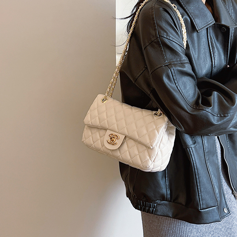 Cross-border new women's bag 2023 new simple fashion rhombus Chanel style shoulder messenger bag small square bag bags