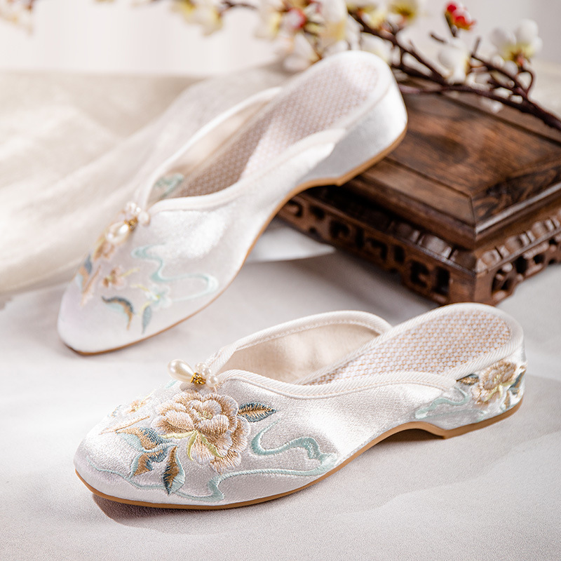 Han Xiang 2023 Spring and Summer New Old Beijing Cloth Shoes National Style Tea Art Cheongsam Slippers Ethnic Style Flat Heel Embroidered Shoes