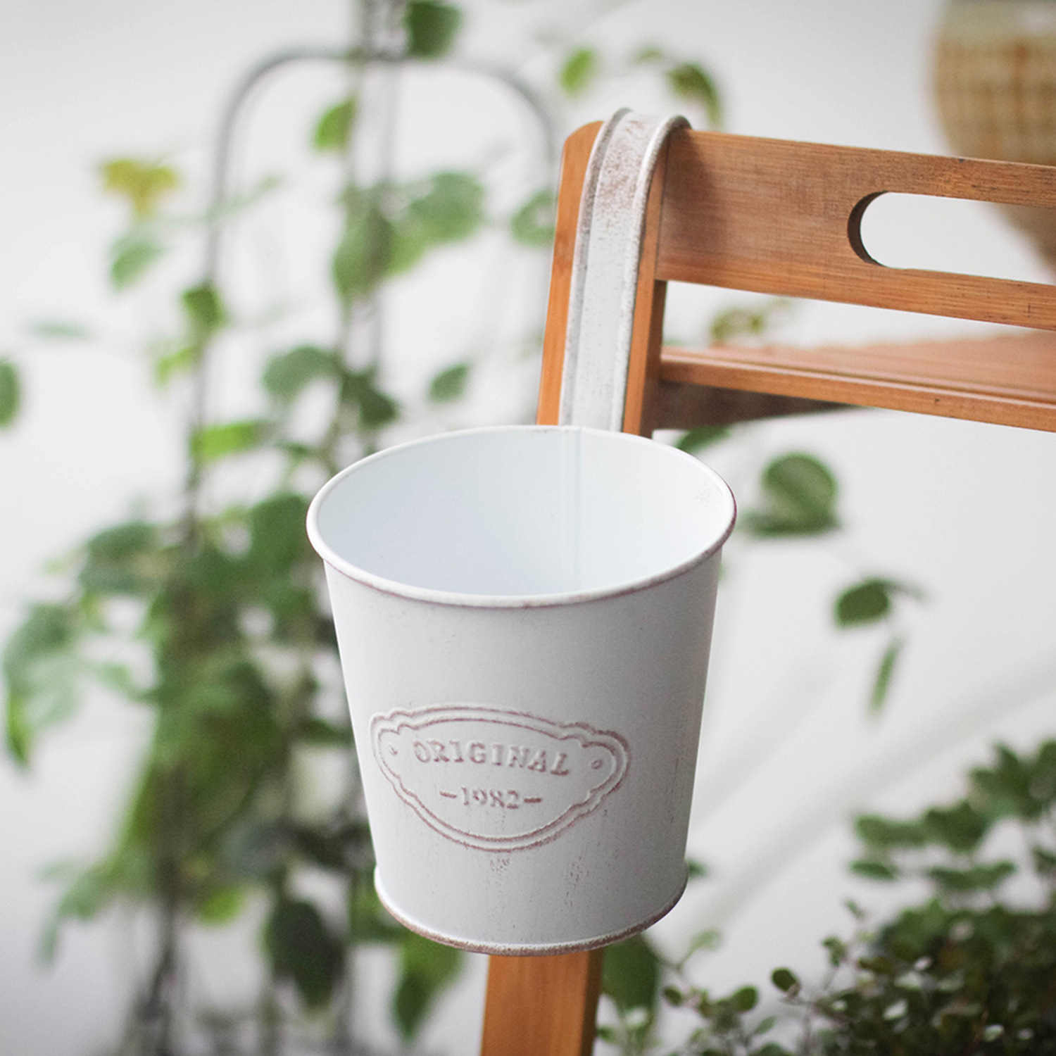 Cross-border manufacturers foreign trade do old white letter bucket small hook flowerpot hook bucket retro galvanized iron bucket