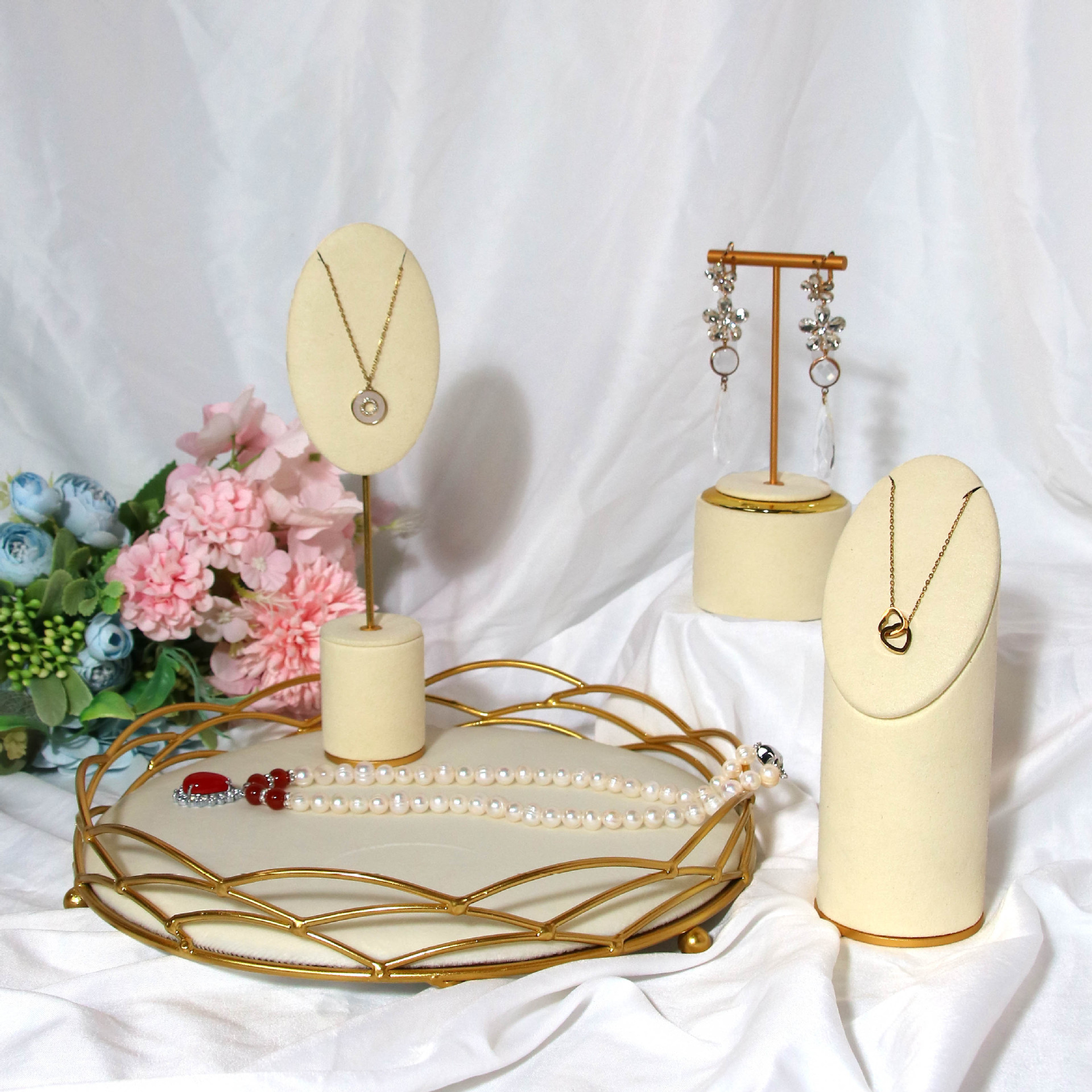 Creative combination jewelry rack metal White Suede jewelry rack ring necklace bracelet pendant shooting props
