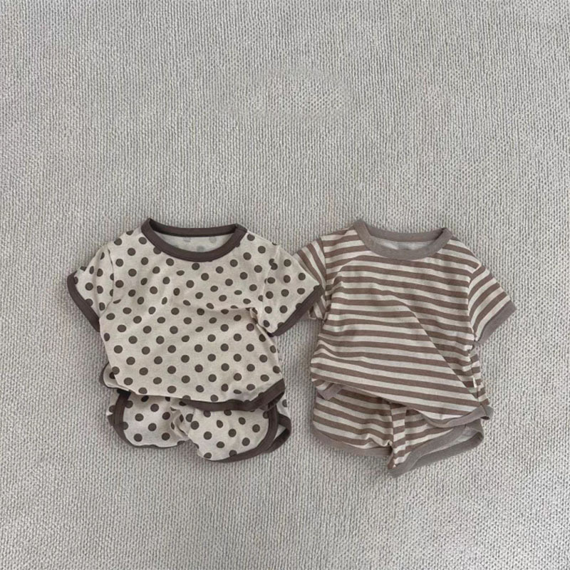 Korean-style trendy polka dot striped crew neck shorts summer casual set for boys and girls, suitable for walks and outings, versatile matching