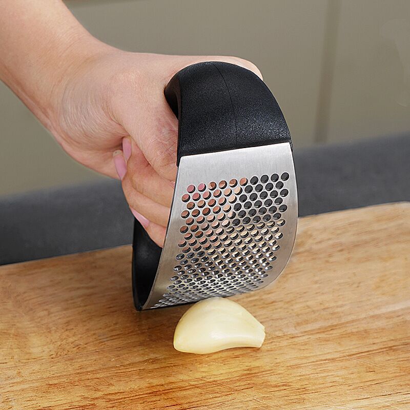 Household Garlic Press Garlic Masher Practical Manual Annular Garlic Peeling Garlic Press Garlic Mashed Garlic Grinder Stainless Steel Kitchen Artifact