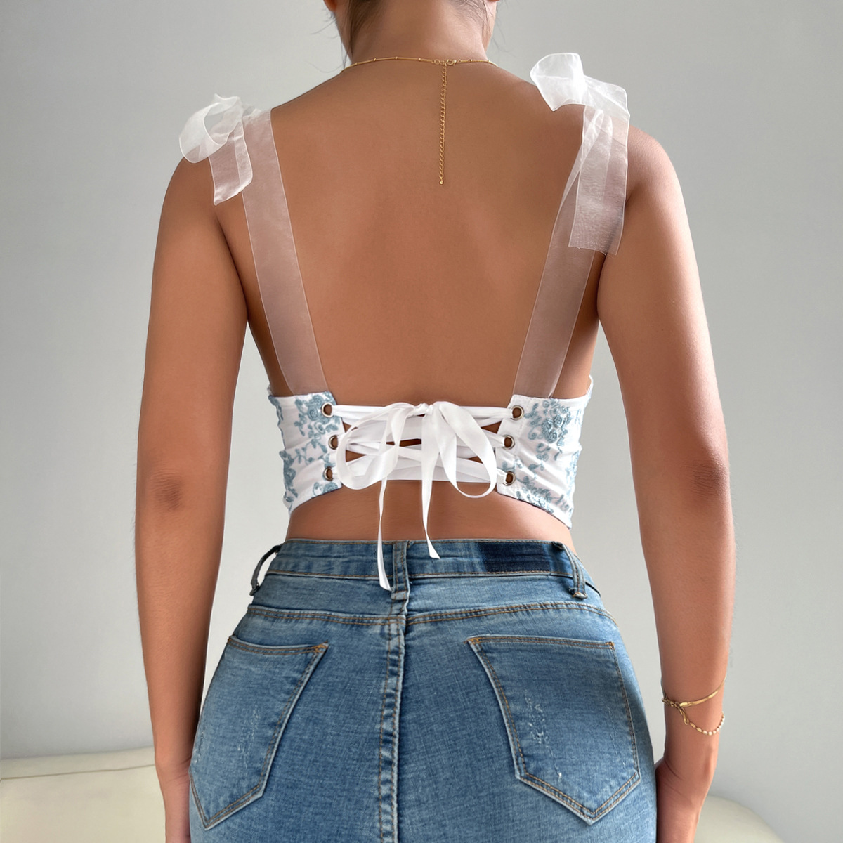 Cross-border Foreign Trade Summer New Sexy Backless Lace-up Strap Steel Ring Fishbone Breast Cotton European and American Small Vest 10479