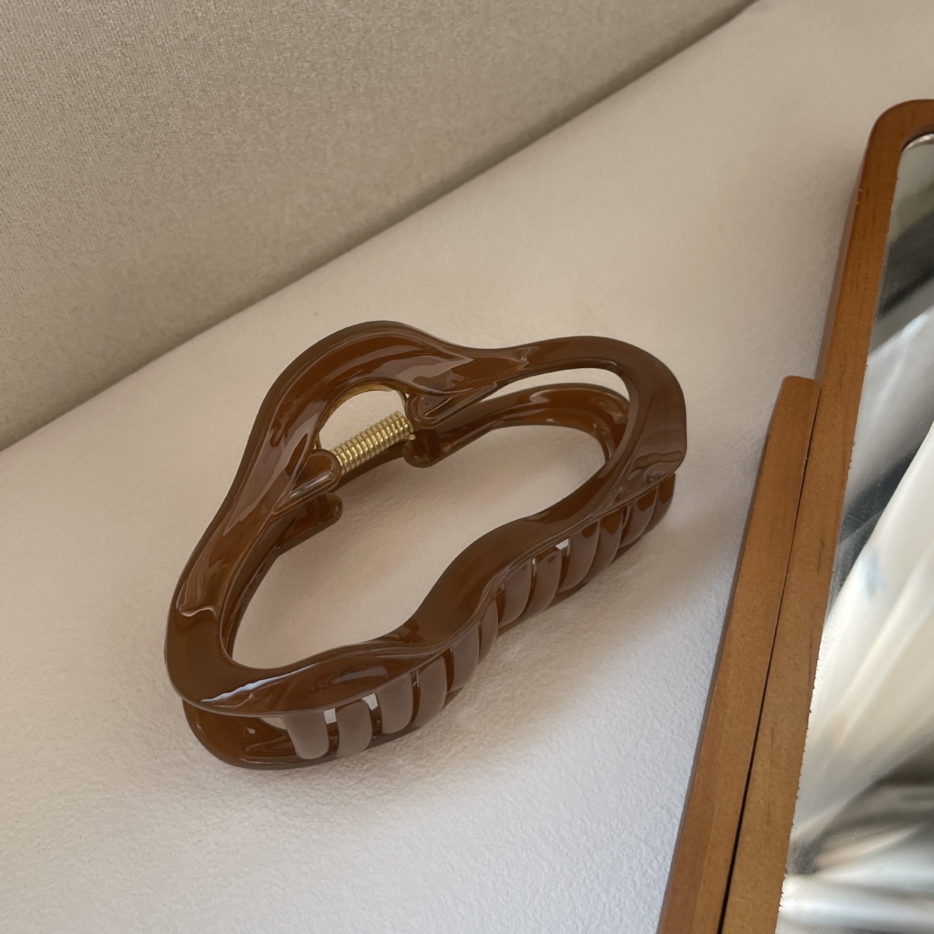 Fermaglio per capelli con linea irregolare geometrica a forma di squalo, fermaglio per capelli con senso dell'altezza, fermaglio per capelli con forcina per la parte posteriore della testa, accessori per capelli, acconciatura raccolta_voghion.com