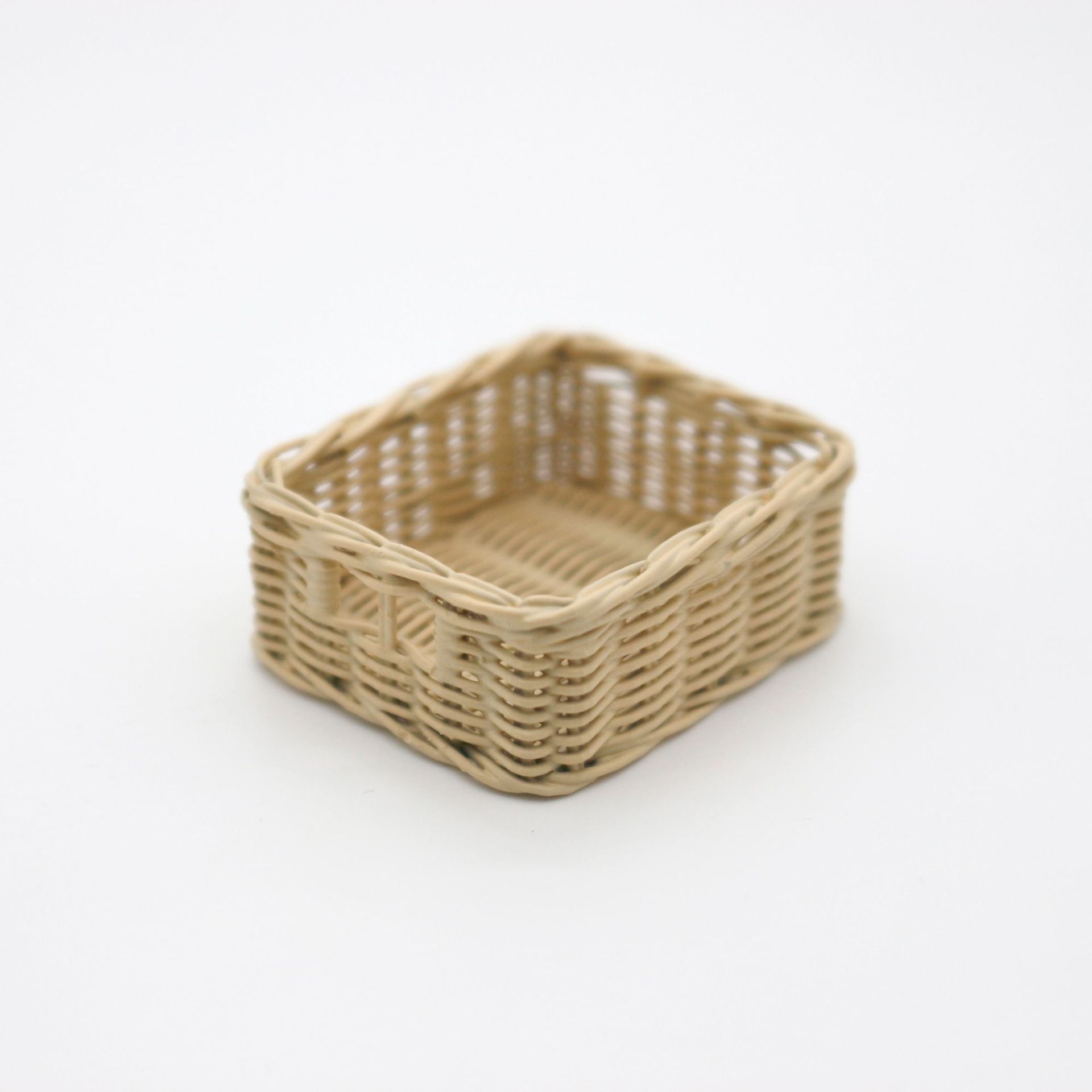 Miniature simulation Woven resin basket storage basket mini food play six-point eight-point doll bjd doll house props
