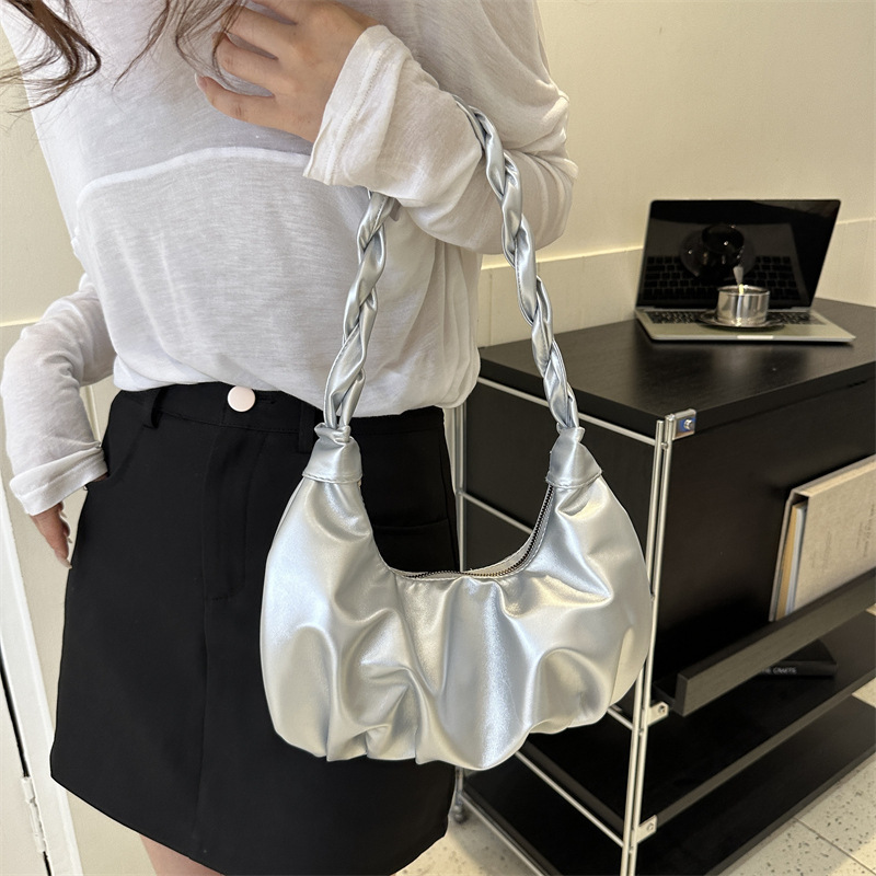 Simple pleated bag women's new summer niche fashion large-capacity shoulder bag for work and commuting armpit bag