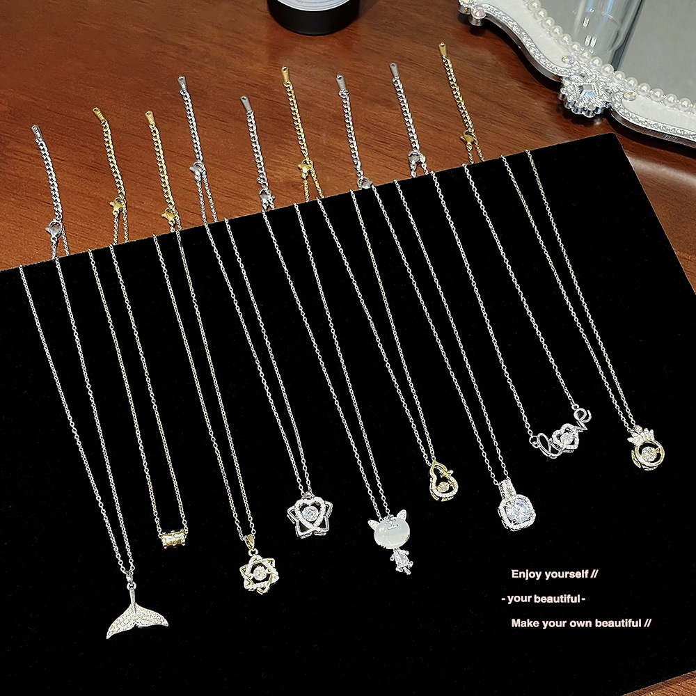 South Korea Fashionable Titanium Steel Necklace Women's All-match High-end Light Luxury Necklace Pendant Simple Elegant Collarbone Chain
