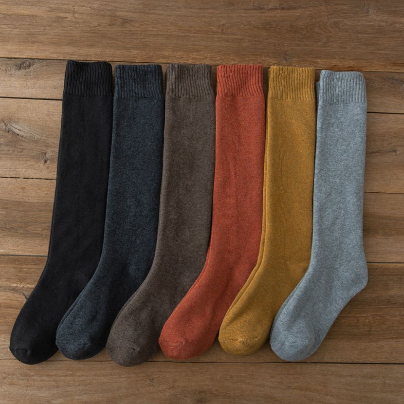 Largos calcetines de las mujeres Terry calcetines de la pantorrilla del otoño y del invierno toalla gruesa forrada de lana calcetines calientes de la pantorrilla del color sólido de la rodilla-longitud