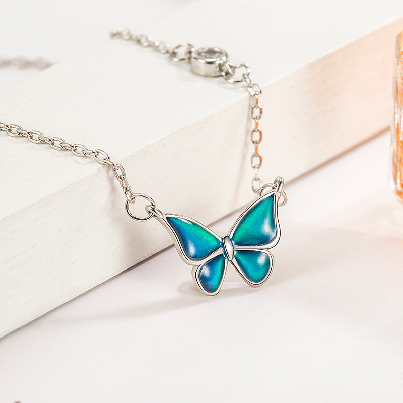 Temperature Sensitive Color Changing Butterfly Necklace Women's Light Luxury Niche Design Sense Clavicle Chain 2022 New Birthday Gift for Girlfriend