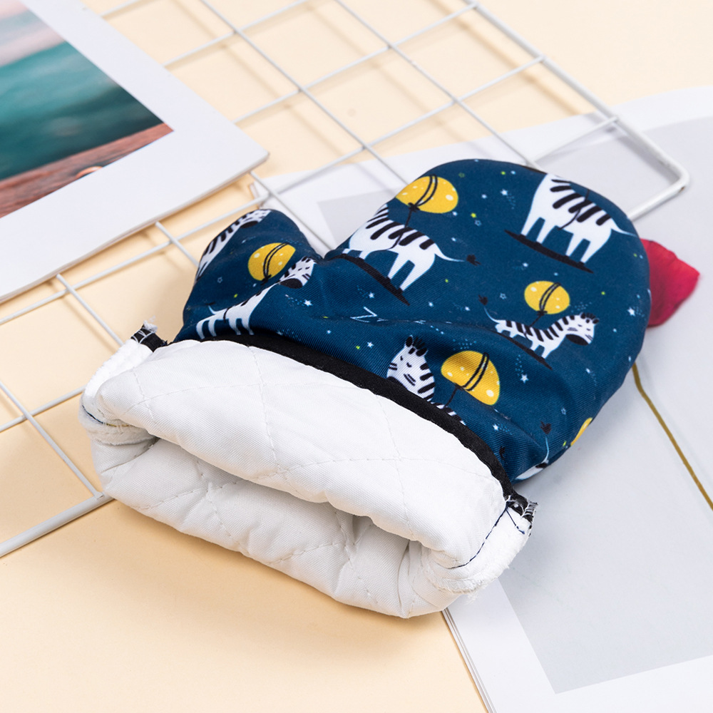 Kitchen thickened microwave oven oven gloves animal clear printing household heat insulation baking gloves factory direct supply