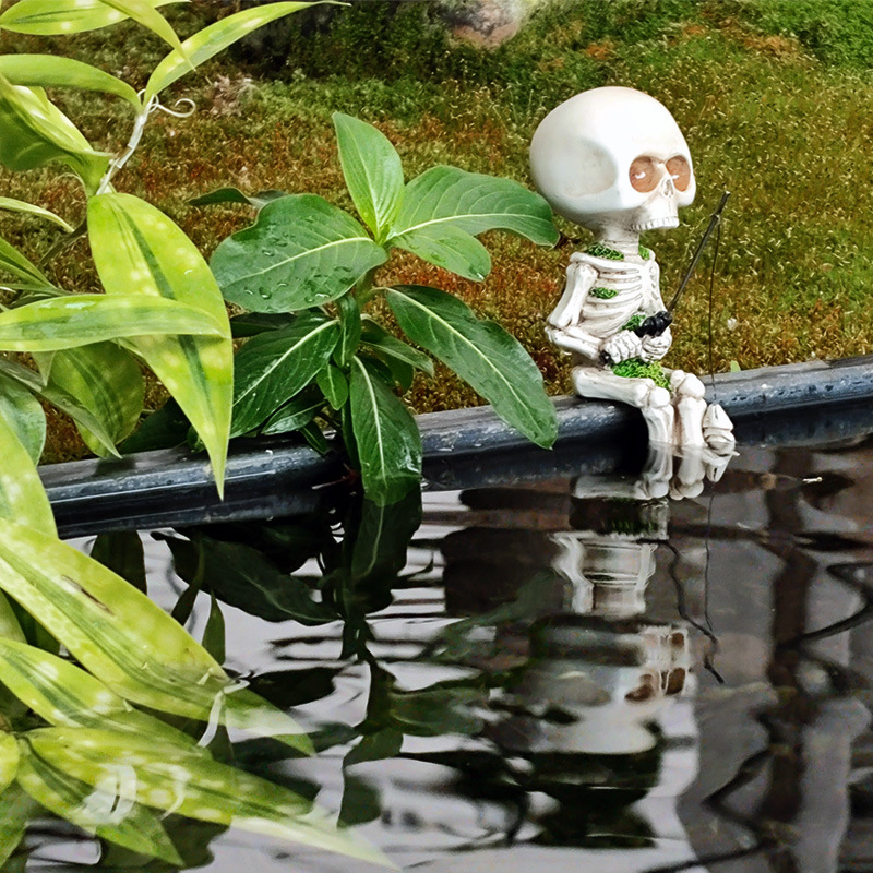 Cross-border Halloween Fishing Skeleton Resin Sitting Posture Ghost Head Horror Atmosphere Ghost Festival Home Furnishing Indoor and Outdoor Ornaments in stock