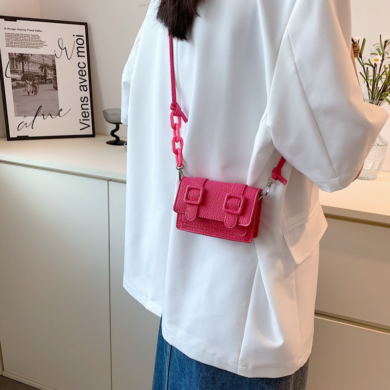 街頭のファッションは色にぶつかって流行しています。女性2022ファッションのケンブリッジバッグは肩掛けします。|undefined