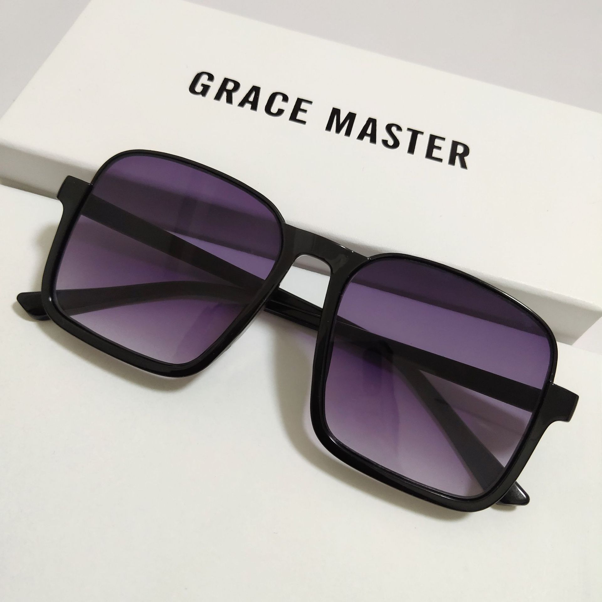 Retro Half Frame Sunglasses 2021 Fashion New Square Large Frame ins Internet Celebrity Sunglasses Trendy Drainage Sunglasses