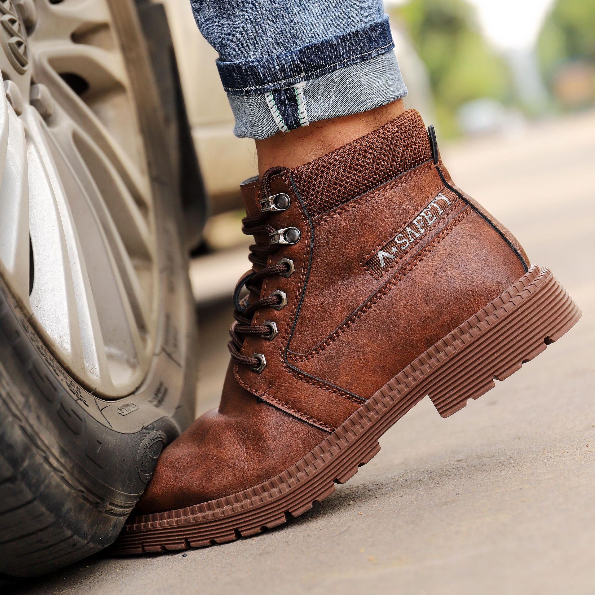 Cross-border Safety Shoes Steel Toe Comfortable, Breathable, Lightweight, Smash-resistant, Puncture-resistant Safety Protection Work Shoes