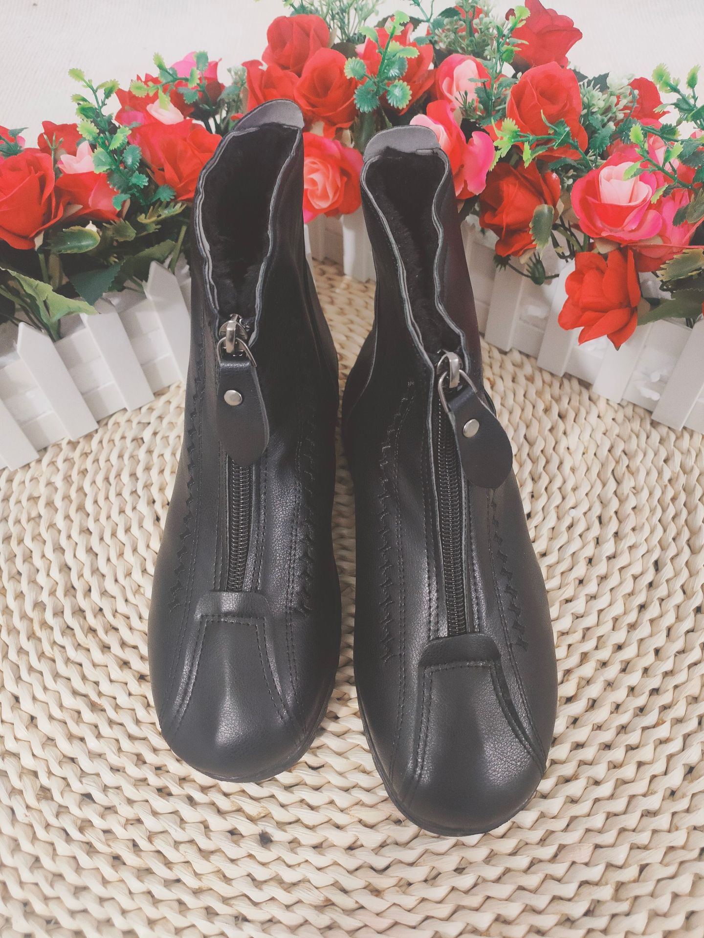 [Shake the same paragraph] Winter new velvet warm cotton shoes flat non-slip middle-aged and elderly versatile durable mother shoes