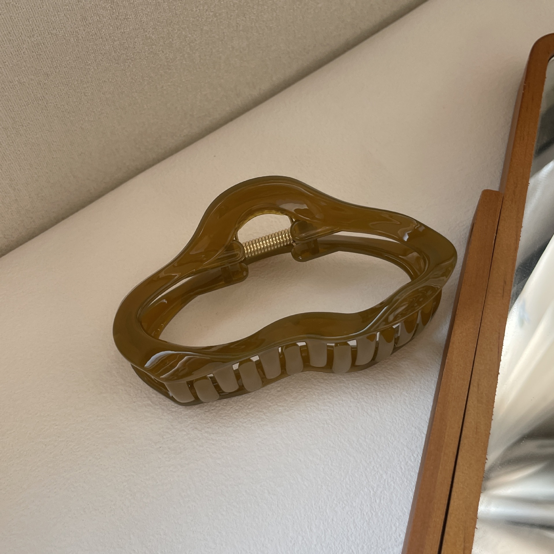 Fermaglio per capelli con linea irregolare geometrica a forma di squalo, fermaglio per capelli con senso dell'altezza, fermaglio per capelli con forcina per la parte posteriore della testa, accessori per capelli, acconciatura raccolta_voghion.com