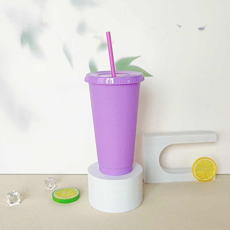 新しいプラスチックストローカップ大容量透明飲料ミルクティーカップ蓋付き創意フラッシュカップ工場卸売り|undefined