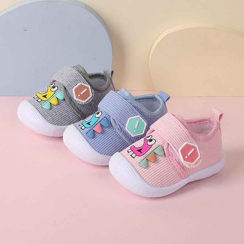 A generation of spring and autumn baby toddler shoes soft bottom 0-1-2 years old baby canvas shoes cartoon shoes shoes shoes