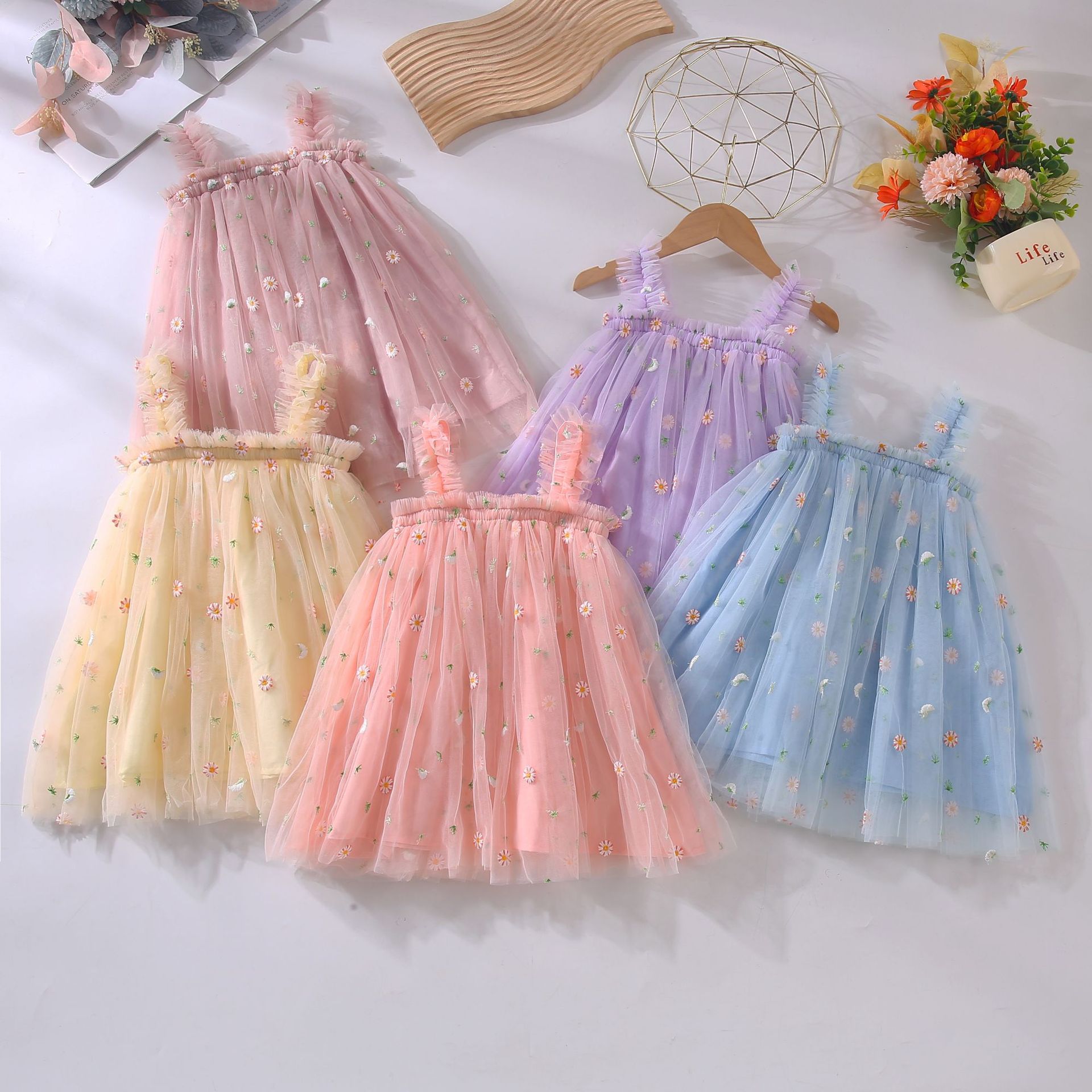 INS children's dress embroidered new strap girls' dress embroidered sweet gauze dress children's dress Princess dress wholesale