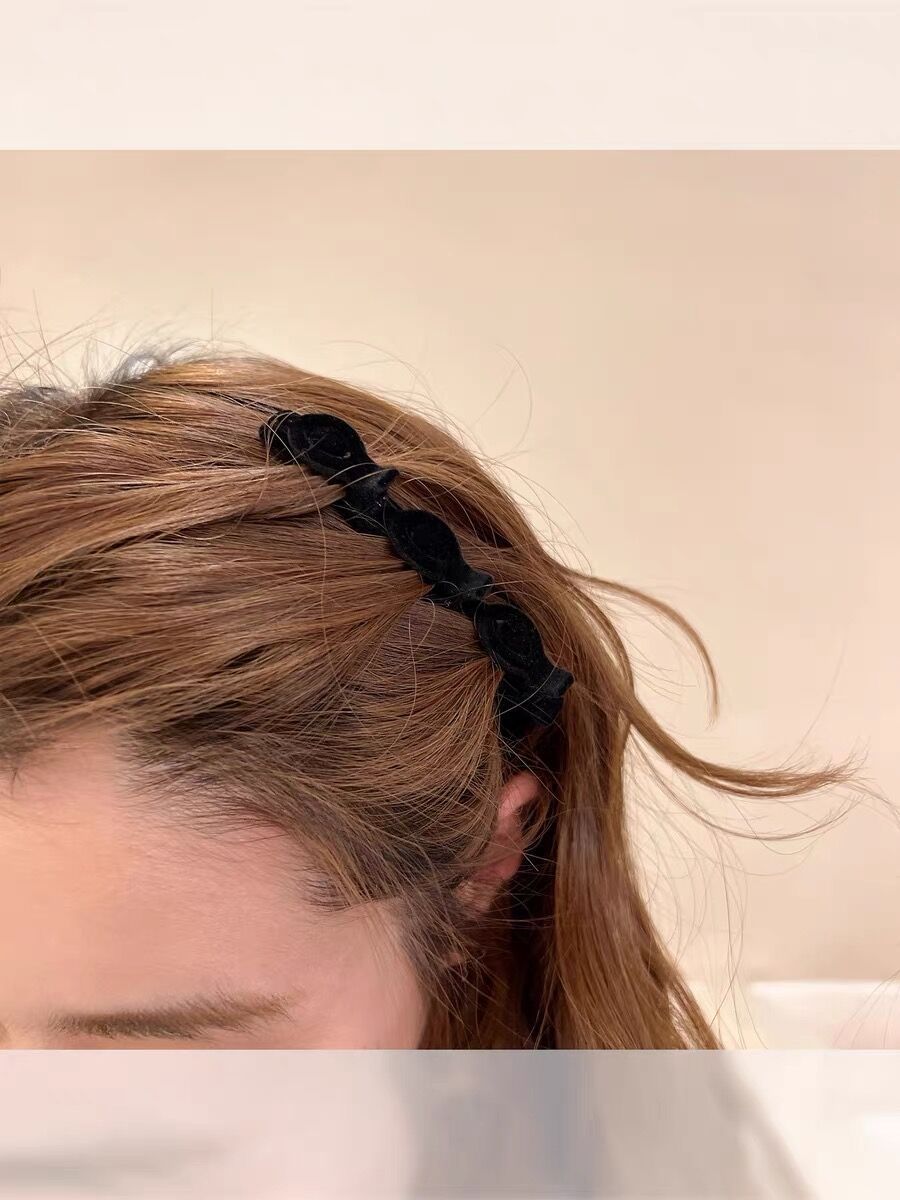 Flocking braided hair bangs clip simple black sweet side texture duckbill clip forehead broken hair solid color Internet celebrity hairpin_voghion.com