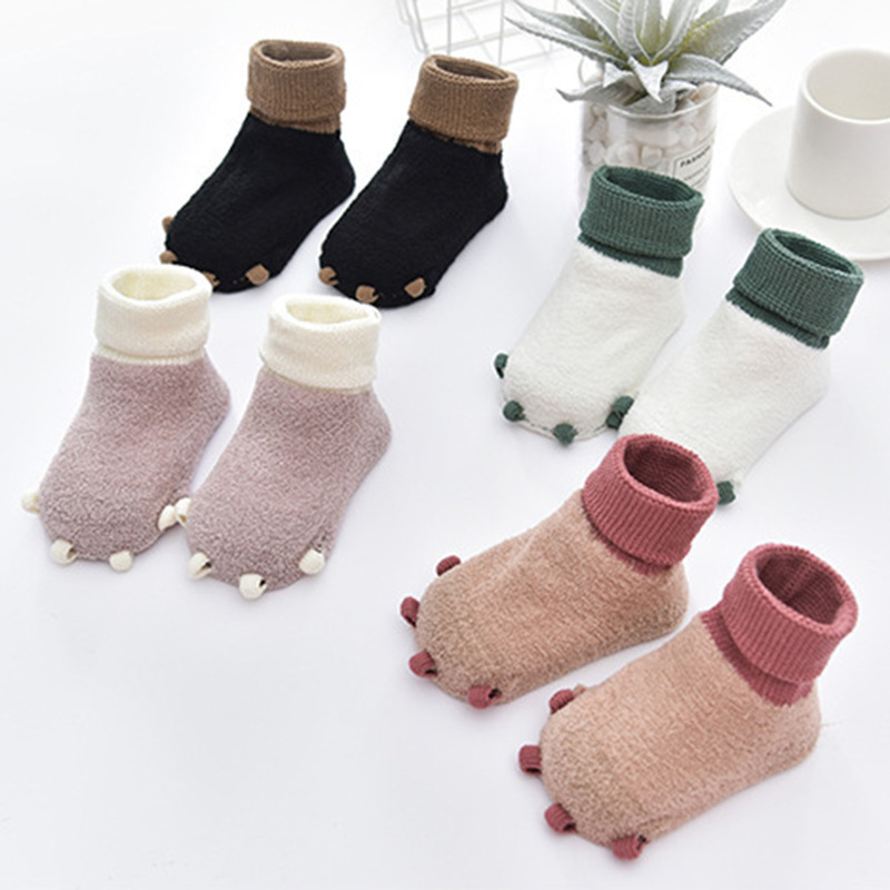 Factory Direct supply autumn and winter children's socks Terry socks paw socks baby socks non-slip dispensing baby floor socks