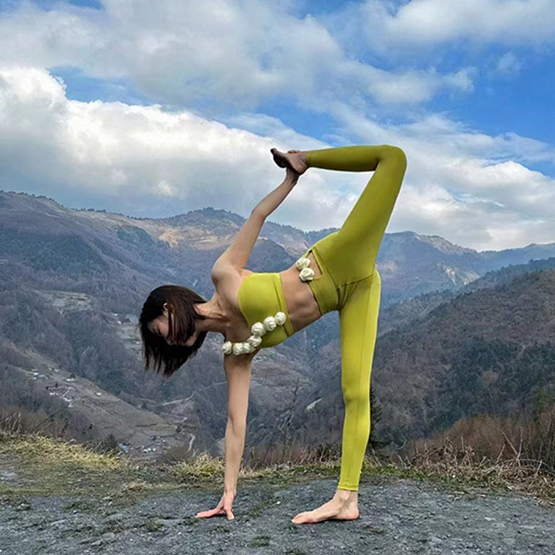 Women's outer wear new high waist sports trousers nude slim leggings plus size fitness pants autumn hip lifting yoga pants