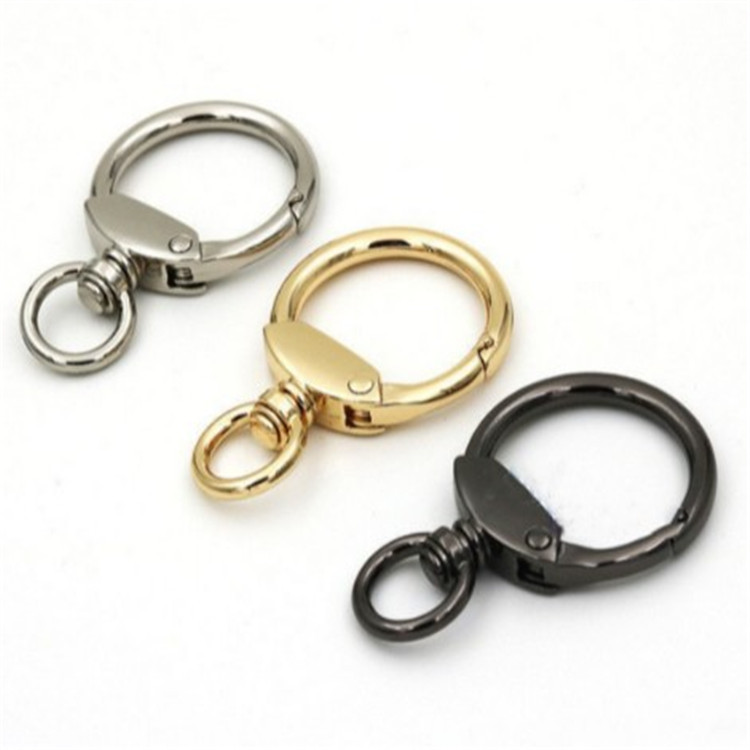 Direct selling metal lobster buckle New Year gift buckle bag pendant to earn tiger zodiac key chain violent bear key chain