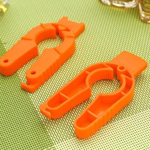Multi-function bottle opener home restaurant creative personalized bottle opener can drink can opener screwdriver