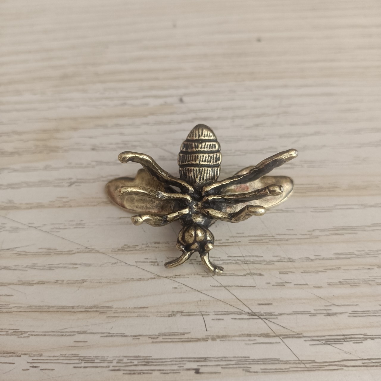 Handmade copper-plated creative bee distressed antique bronze study office decoration gift crafts collection ornaments