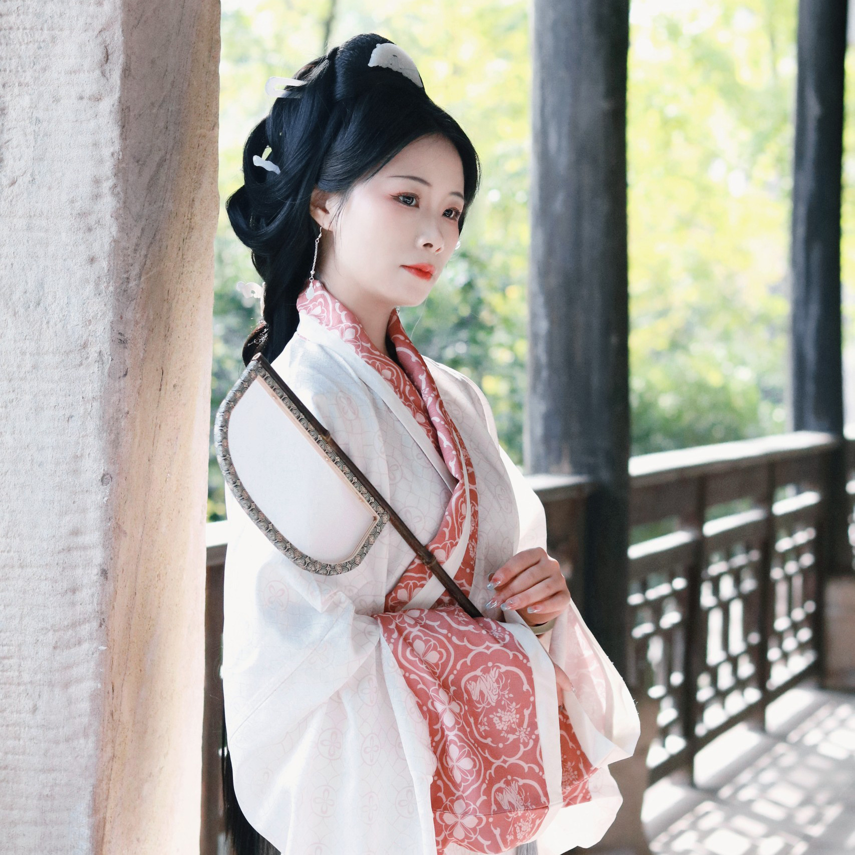 Zizhu Imitation Leather Silk Fan Long Handle Special-shaped Knife Fan Hanfu Show Photo Props Covering Fan Antique Retro Fan