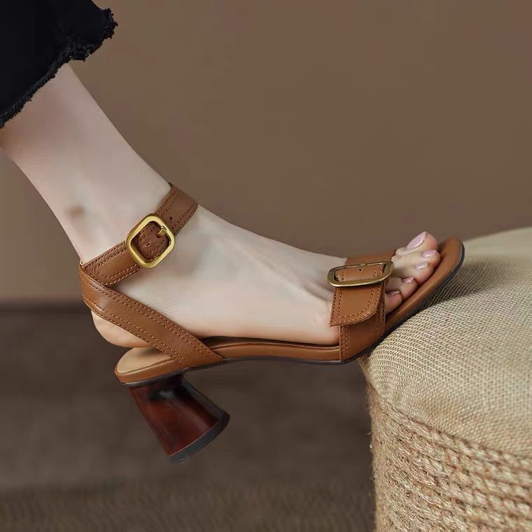Vintage Retro Metal Belt Square Buckle 2024 Spring/Summer New Chunky High Heels Strap Sandals for Women Dropshipping