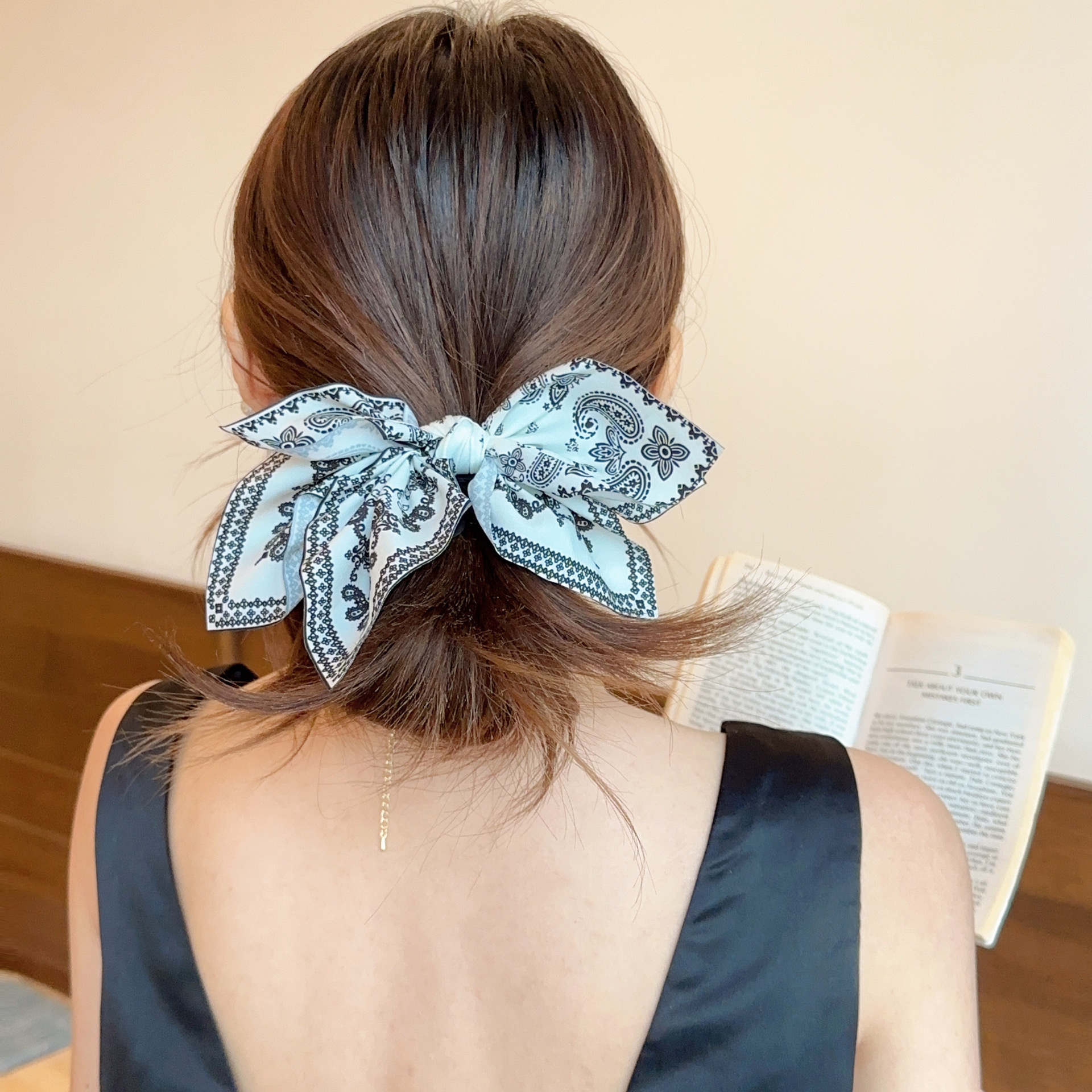 Vintage Paris Cashew Flower Love Double-sided Grab Clip High-grade Bow Headwear Hairpin Back of Head Shark Clip_voghion.com