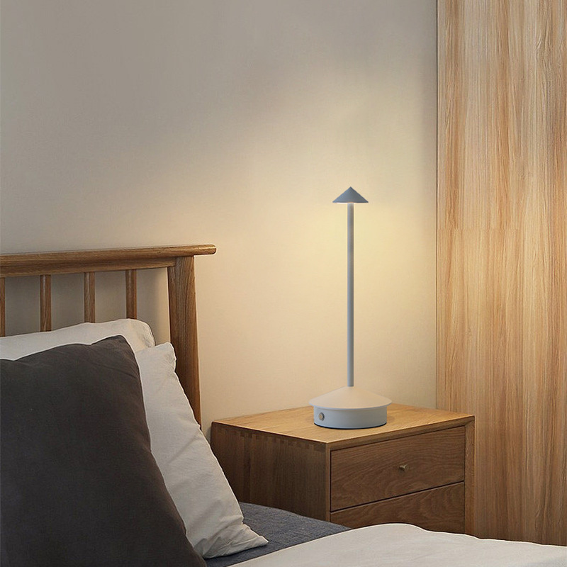 Mushroom lamp cross-border fashion foreign trade LED Spire table lamp charging creative outdoor indoor restaurant decoration small table lamp