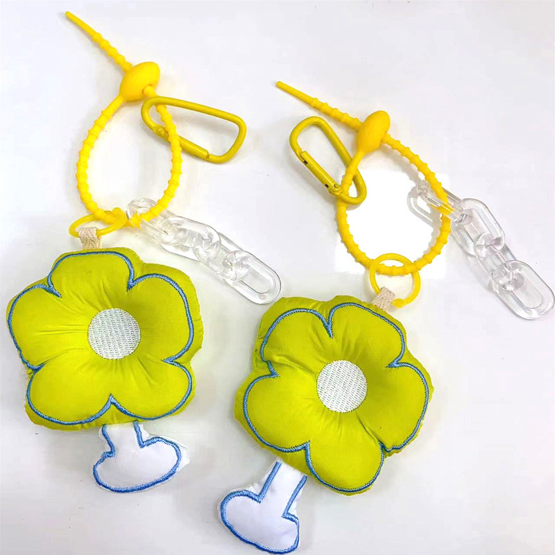 かわいいins風の小さい花の刺繍のキーホルダーのメーカーはかばんのペンダントの部品のアクセサリーの卸売りを供給します。|undefined