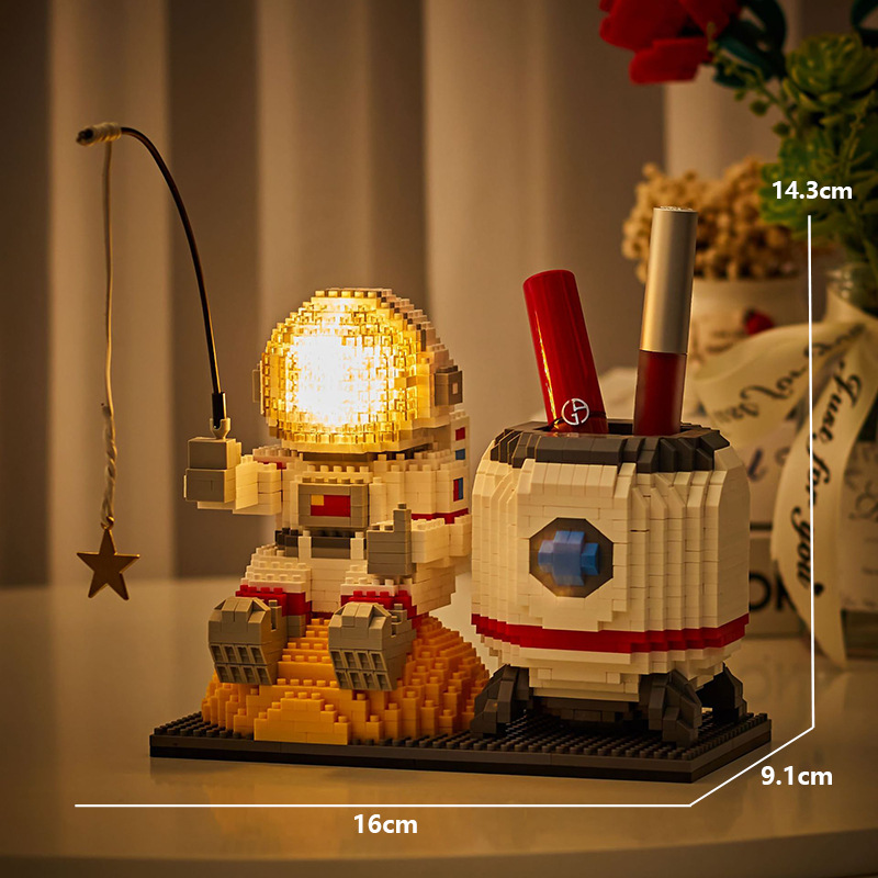 Wholesale generation of tiny particles compatible with Lego toy building blocks astronaut Boys and Girls series spaceman puzzle
