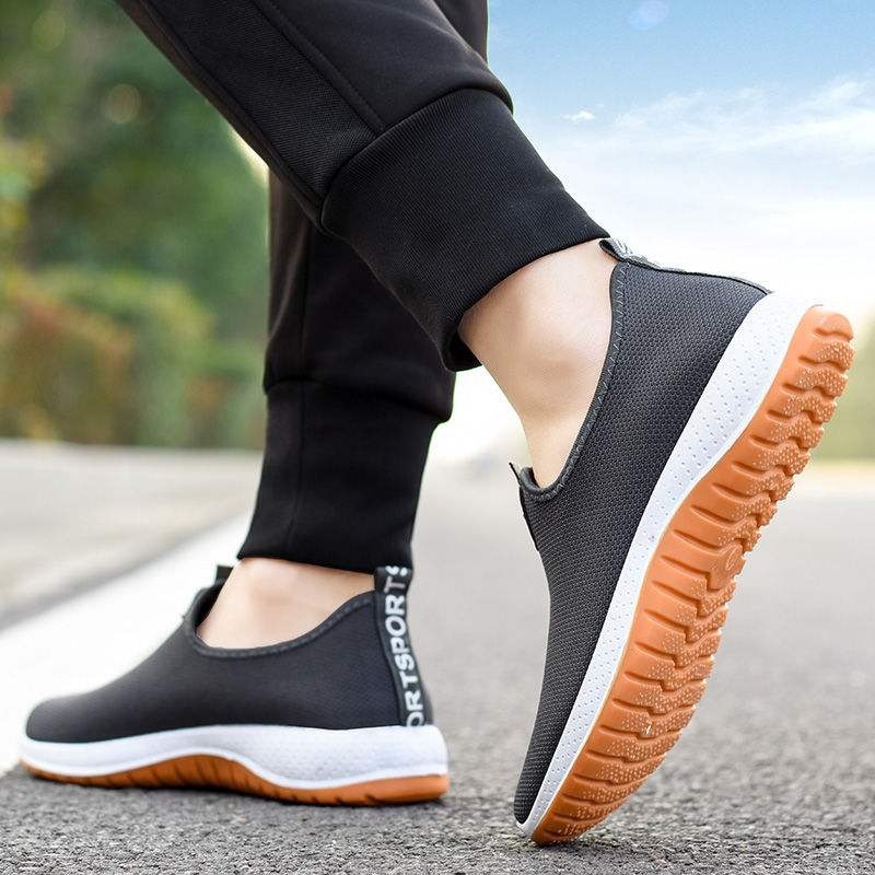 A generation of canvas shoes old Beijing middle-aged and elderly walking shoes men's thickened beef tendon sole a step-on lightweight single shoes