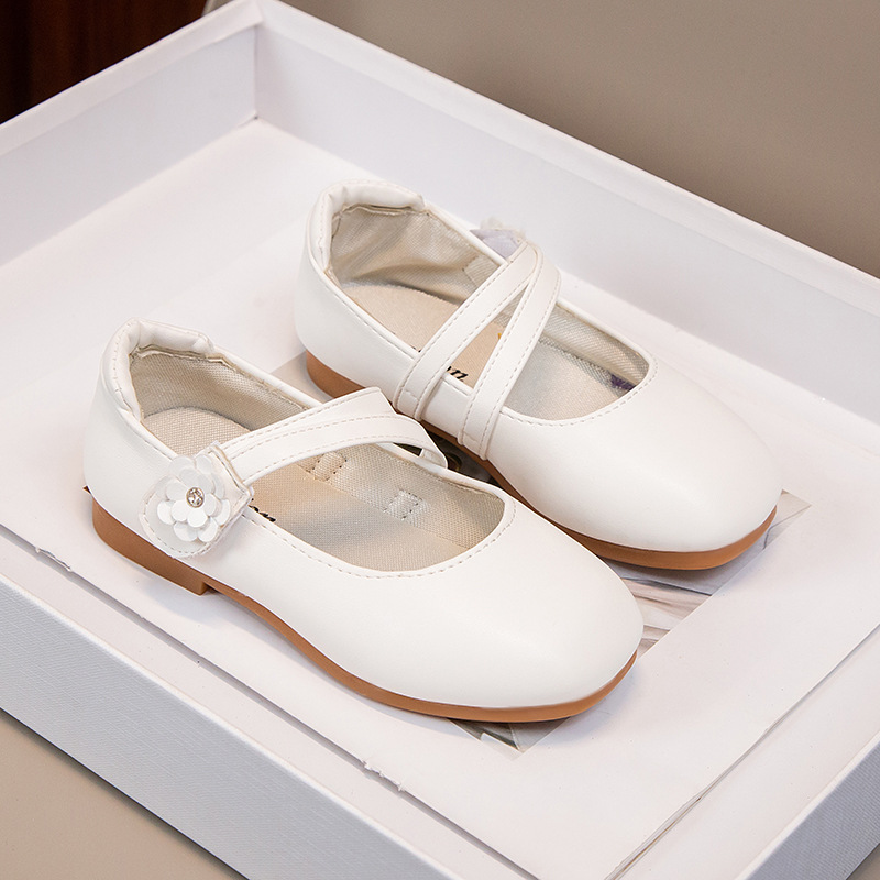 Girls' Leather Shoes 2024 New White Princess Dance Performance Spring and Summer Big Children's Baby Shoes Bean Students Korean Style