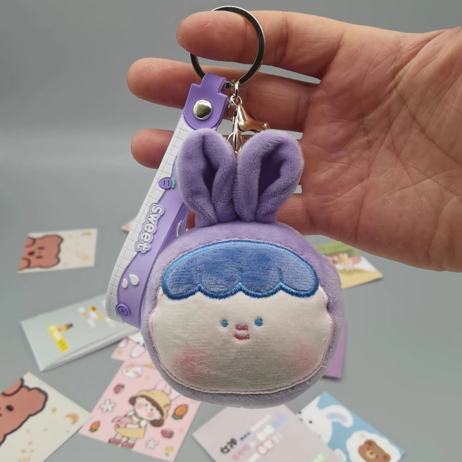 Decompression pinch music key chain creative plush personality cure couple schoolbag pendant cute fashion small gift women