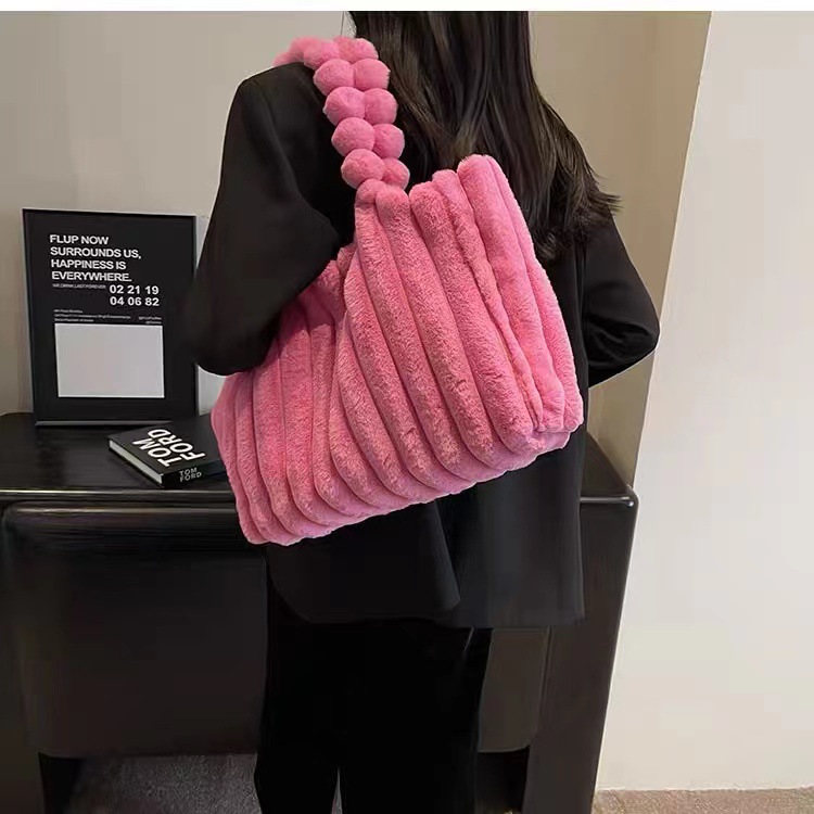 Autumn and winter New 2023 fashion plush shoulder bag personality simple corduroy tote bag large capacity furry handbag