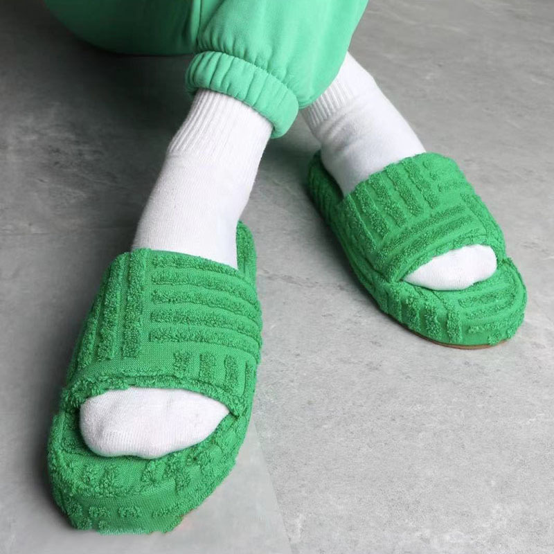 2022 spring and autumn new one-word thick-soled Mao Mao slippers women's embossed cotton slippers European and American foreign trade plus size towel slippers women