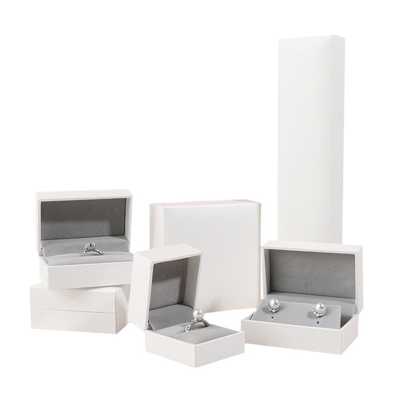 White leather-filled paper jewelry box ring necklace bracelet bracelet jewelry storage box gift packaging box spot
