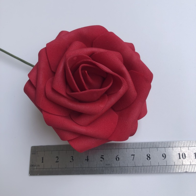 シミュレーションpe染色バラの結婚式の恋人の手は花の箱の泡の偽の花の家の花の装飾を持ちます。|undefined