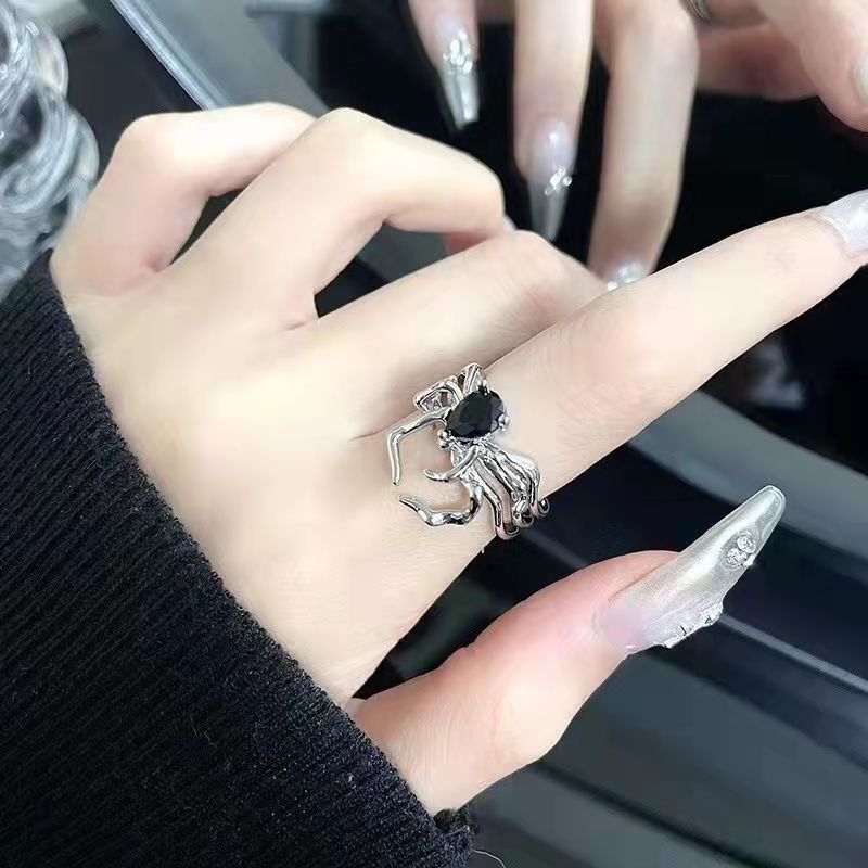 Dunkler Retro-Spinnnagelring mit schwarzem Edelstein, Nischendesign, hochwertiger, kalter Stil, offener Persönlichkeitsring_voghion.com