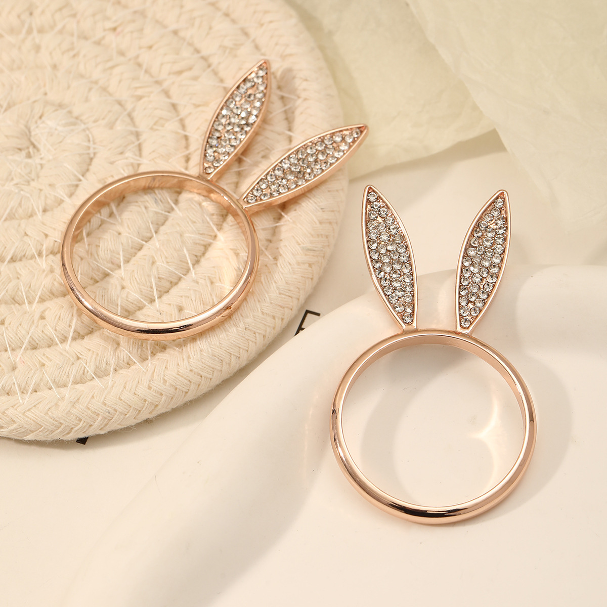 European and American personality cute rabbit Easter napkin ring diamond alloy rabbit head Western restaurant napkin ring source factory