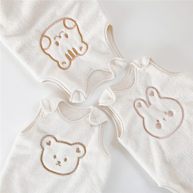 ins South Korea autumn and winter coral fleece sleeping bag embroidered baby warm sleeping bag baby jumpsuit anti-kick quilt