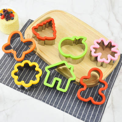 Factory spot stainless steel Christmas biscuit mold cookie cut sandwich mold heart-shaped baking tool set