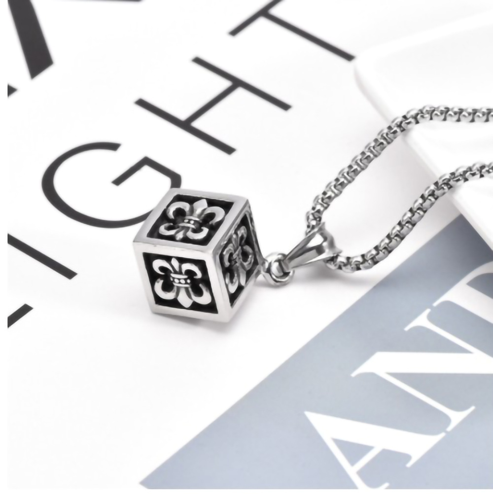 2025 women's spring and summer stainless steel chain necklace vintage square pendant necklace hip hop hiphop design accessories